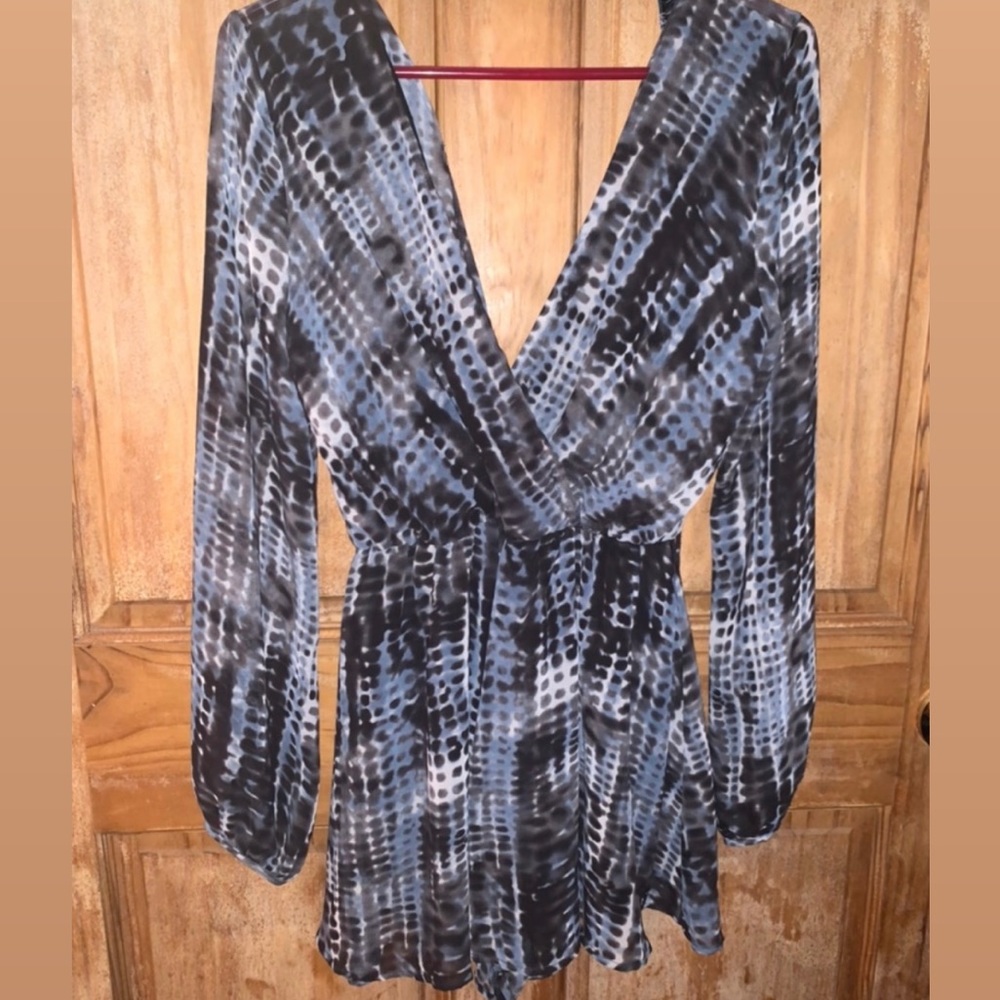 Tinley. neutral patterned romper.